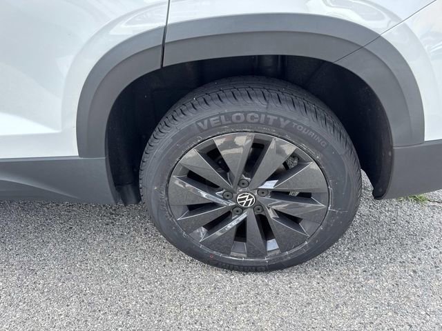 Certified 2022 Volkswagen Taos S image 6