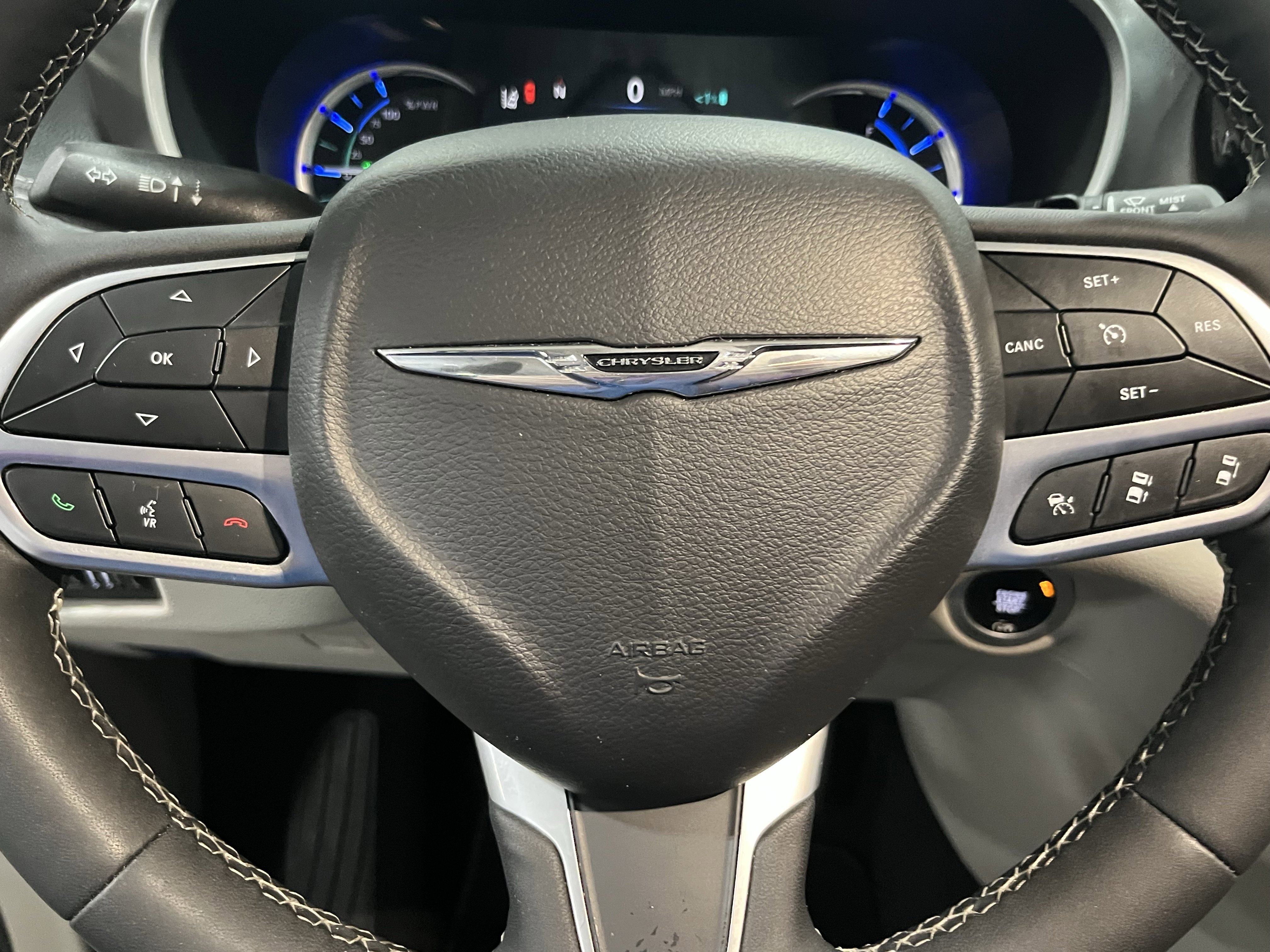 Used 2024 Chrysler Pacifica Select image 20