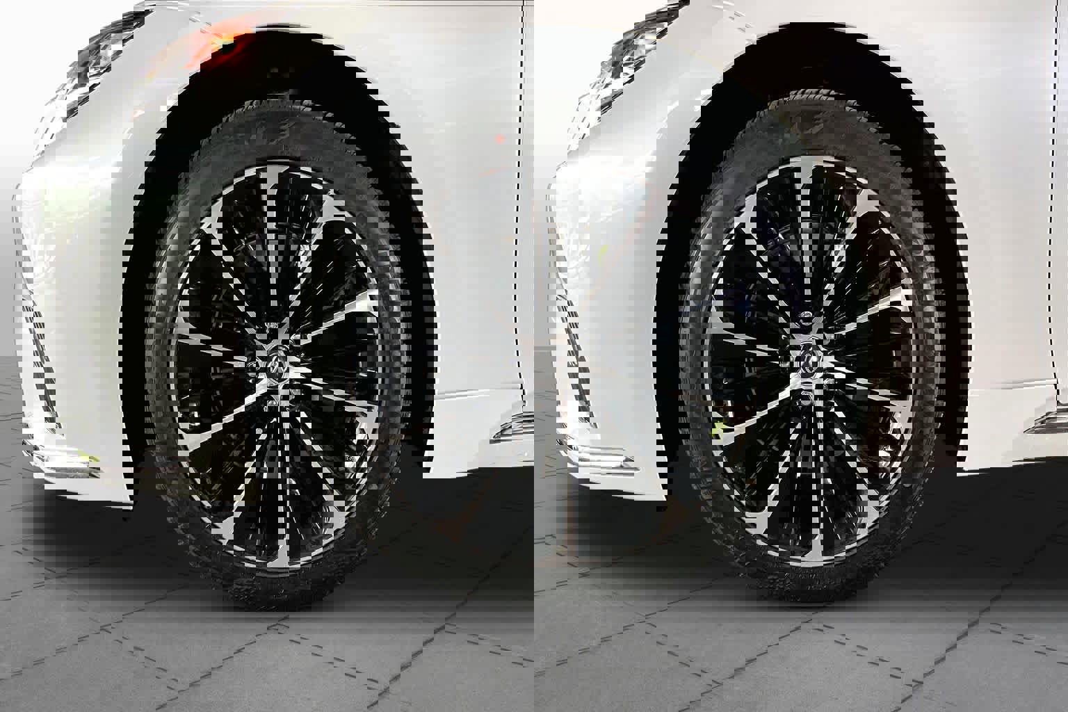 Used 2023 Lexus LS 500 AWD w/ Luxury Package image 10