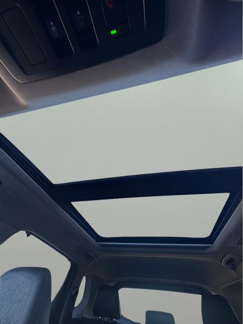 Used 2022 Nissan Rogue SV w/ SV Premium Package image 43