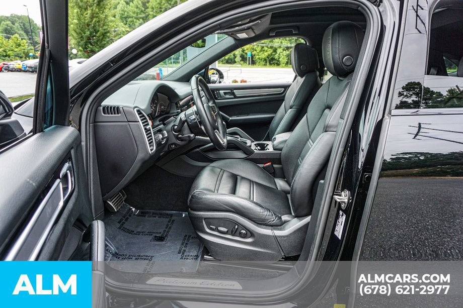 Used 2023 Porsche Cayenne S Platinum w/ Premium Package Plus AWD/4WD image 18