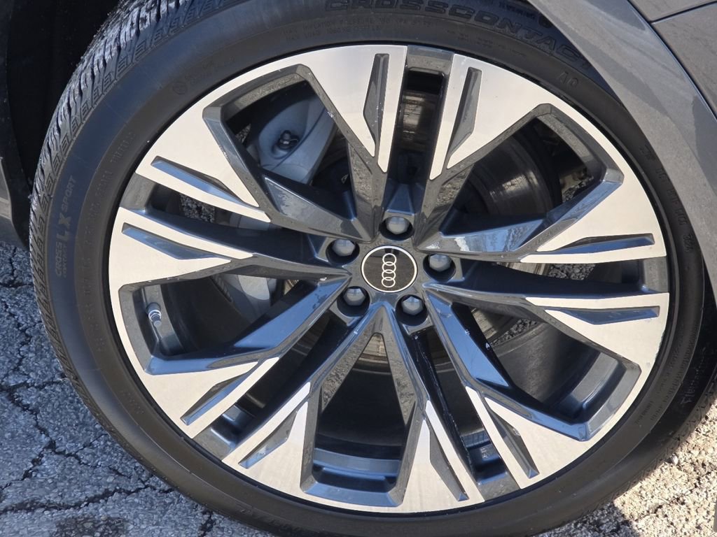 Used 2025 Audi Q8 Prestige image 20