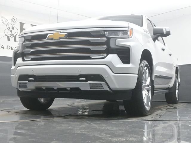Used 2022 Chevrolet Silverado 1500 High Country w/ High Country Premium Package image 4