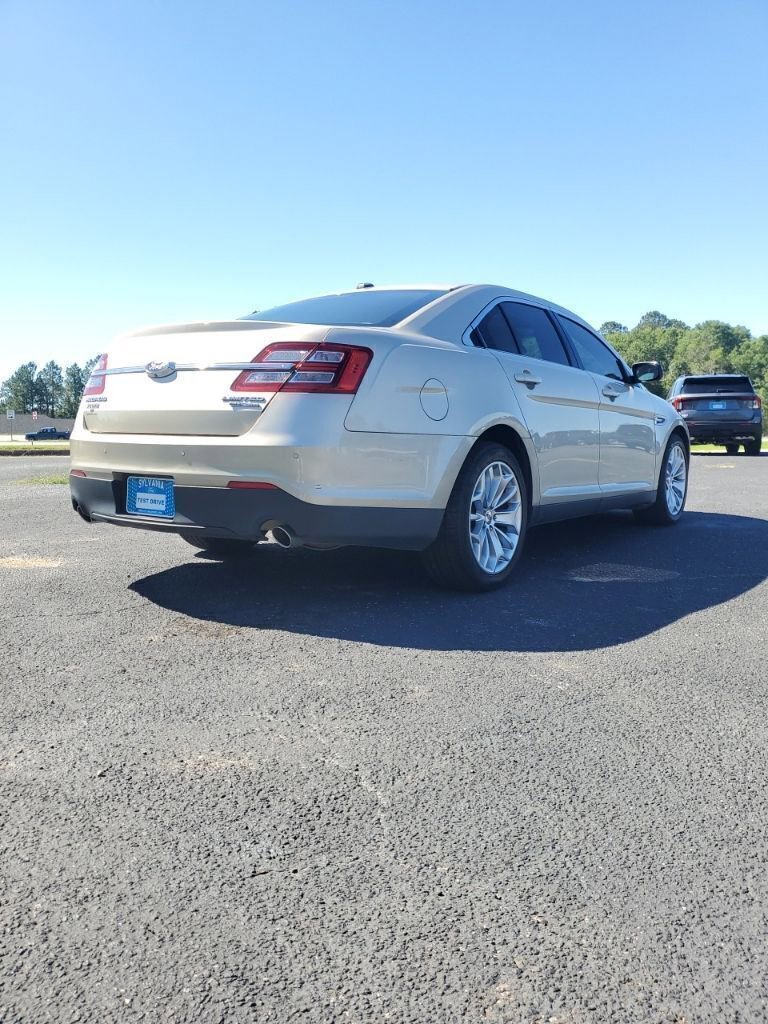 Used 2018 Ford Taurus Limited FWD image 5