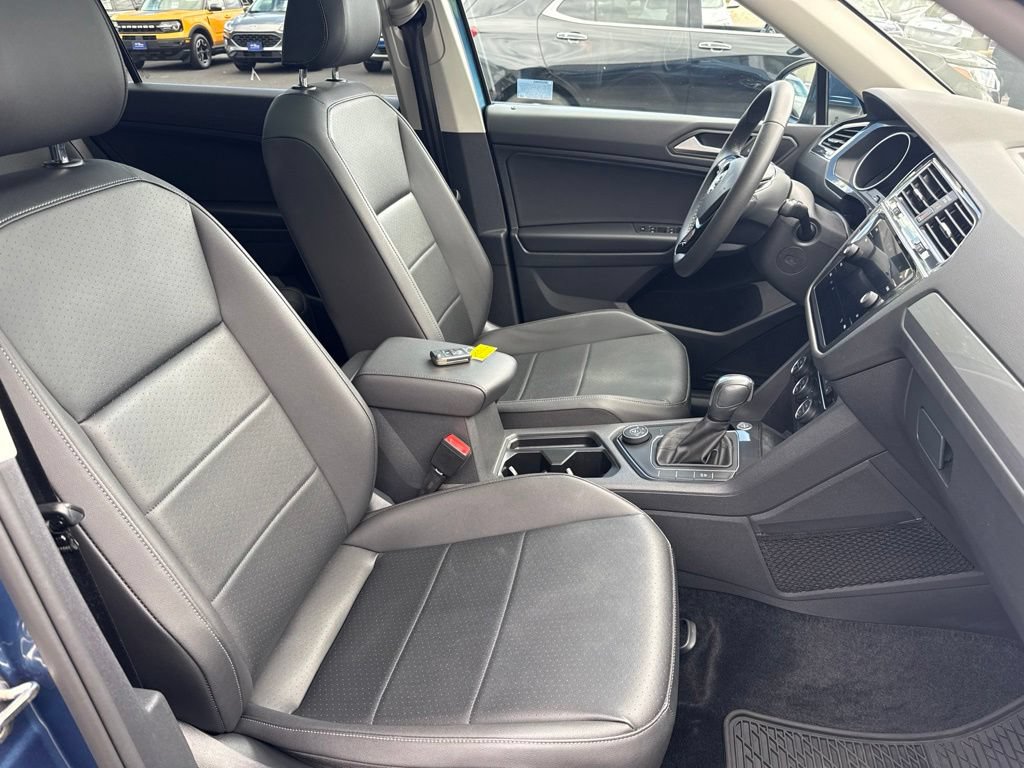 Used 2020 Volkswagen Tiguan SE AWD/4WD image 35