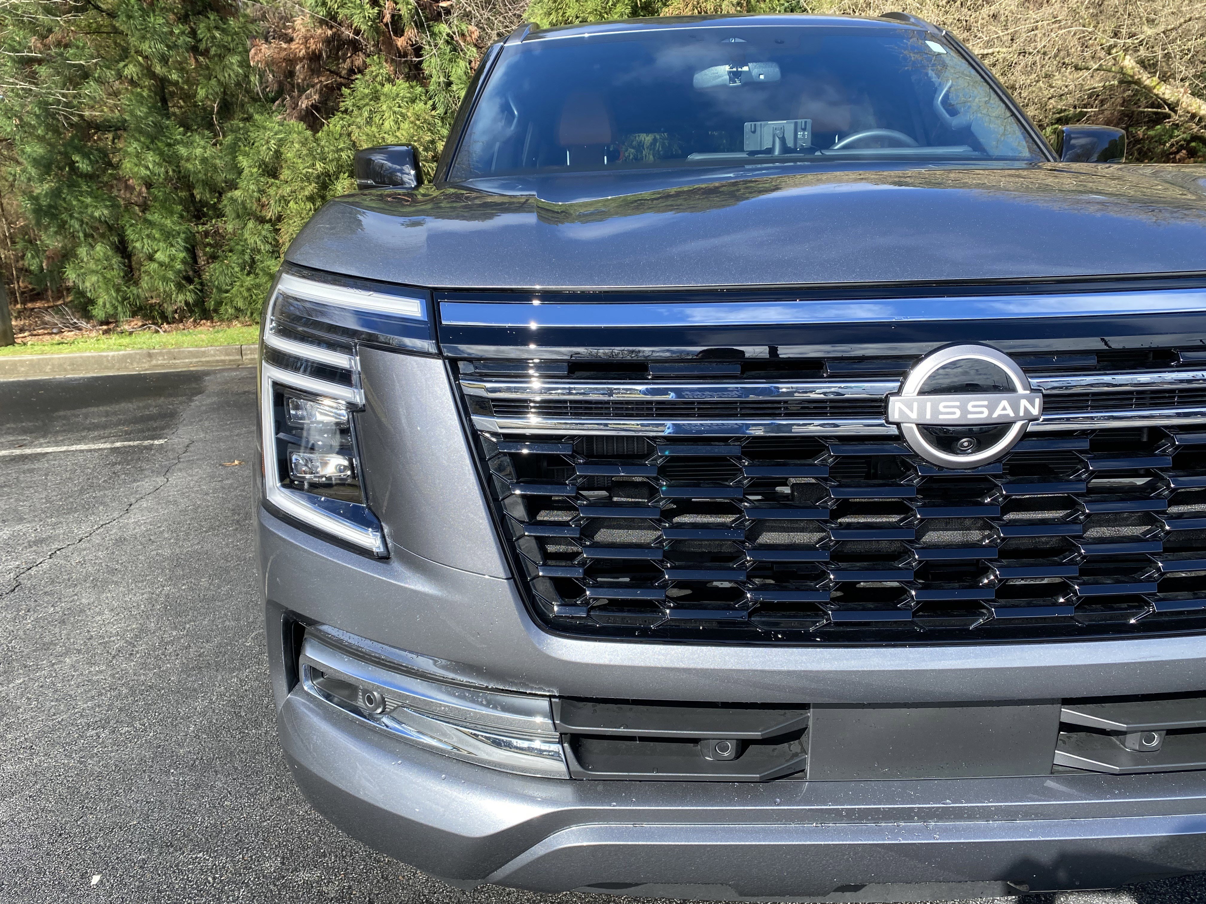 Used 2025 Nissan Armada SL image 11