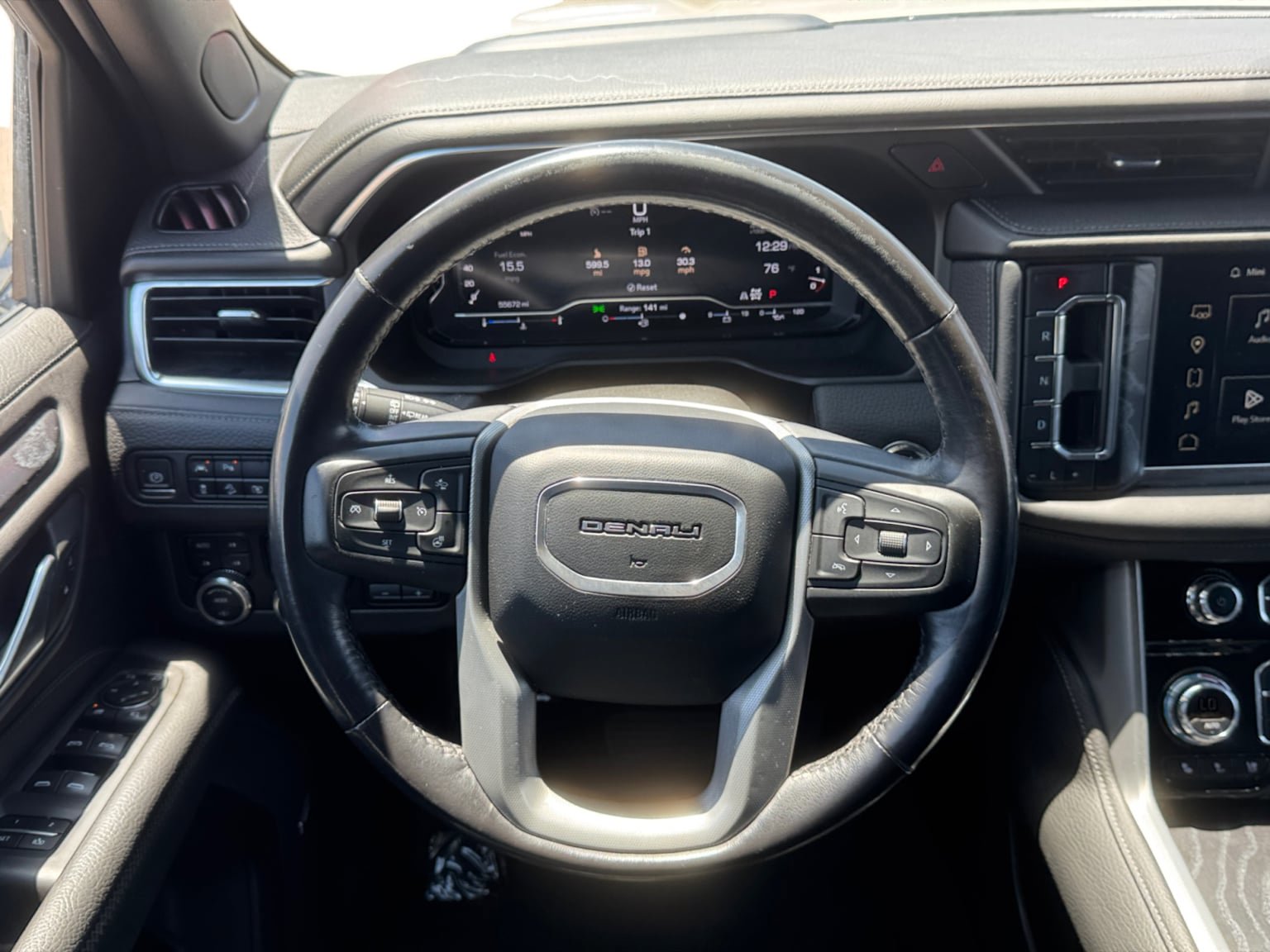 Used 2022 GMC Yukon Denali w/ Denali Ultimate Package AWD/4WD image 13