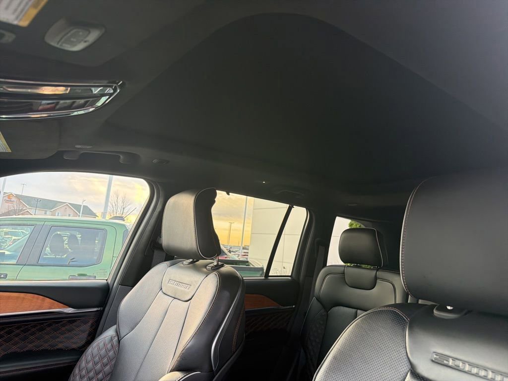 Used 2022 Jeep Grand Cherokee Summit AWD/4WD image 7