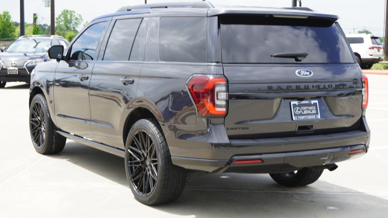 Used 2023 Ford Expedition Limited image 8