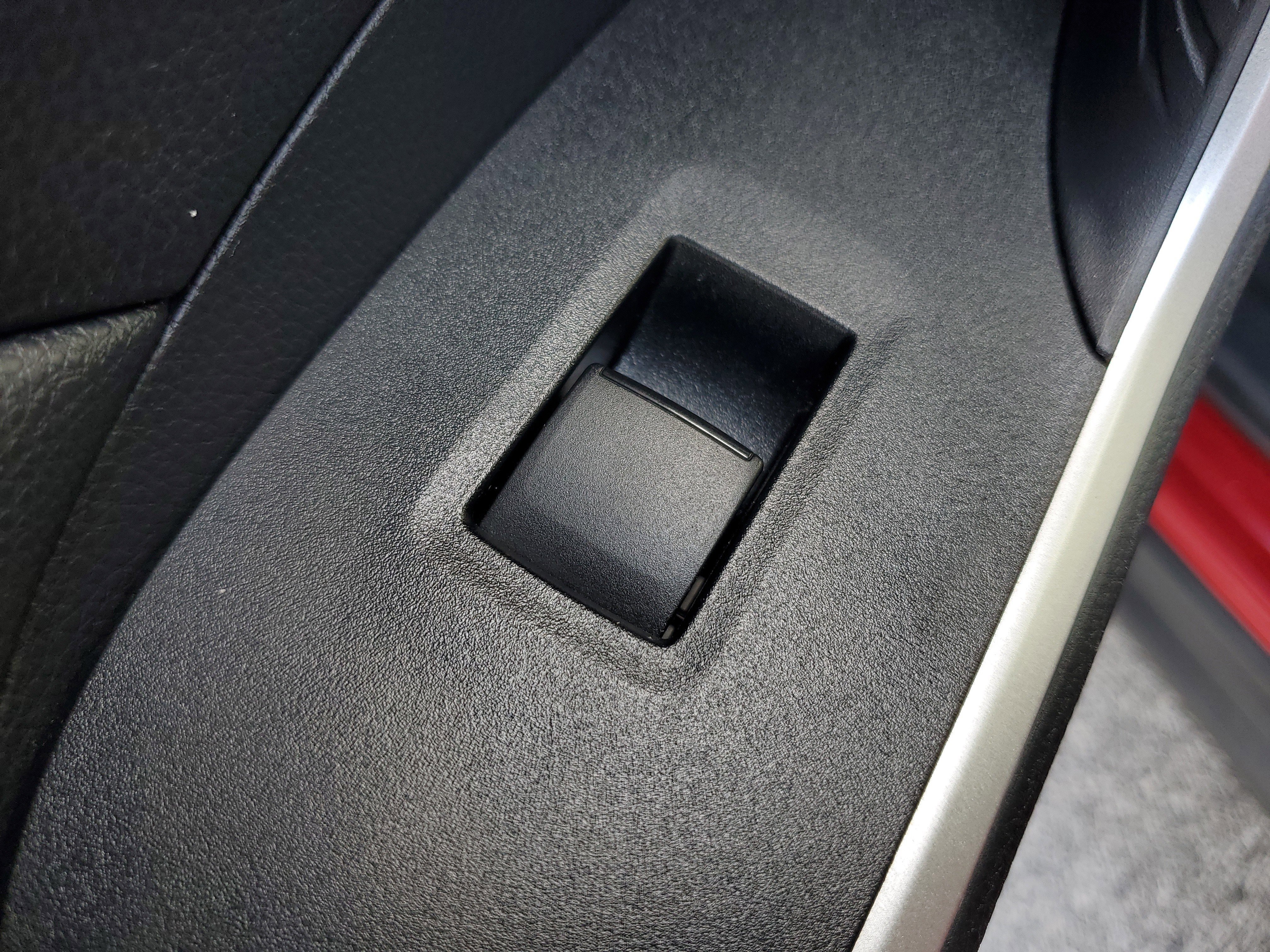 Certified 2021 Toyota RAV4 XLE w/ Convenience Package image 15