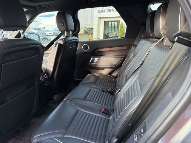 Used 2017 Land Rover Discovery HSE AWD/4WD image 6