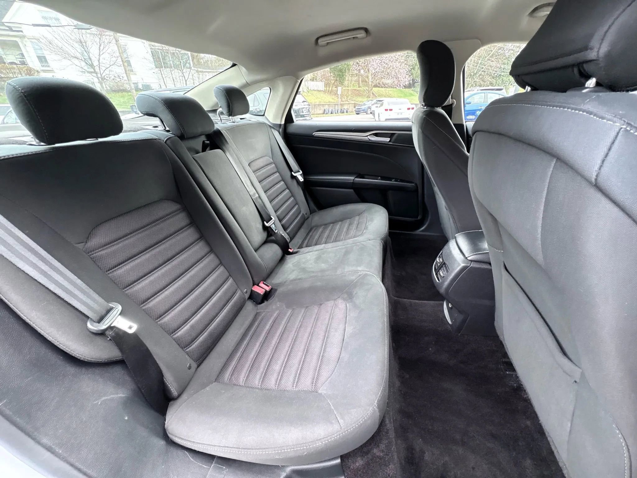 Used 2017 Ford Fusion SE w/ Fusion SE Technology Package image 20