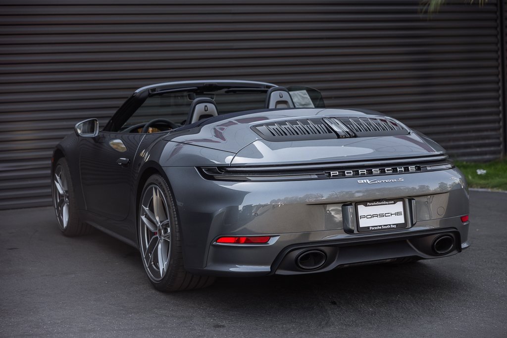 Used 2025 Porsche 911 Carrera S image 3