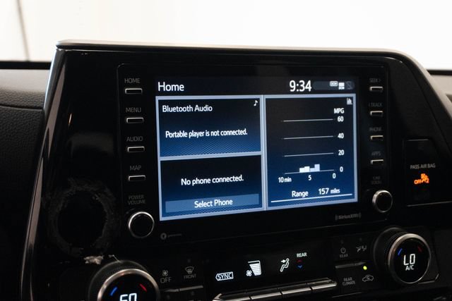 Used 2022 Toyota Highlander L FWD image 4