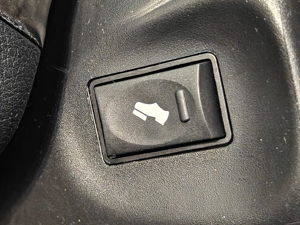 Used 2012 Dodge Grand Caravan SXT FWD image 11