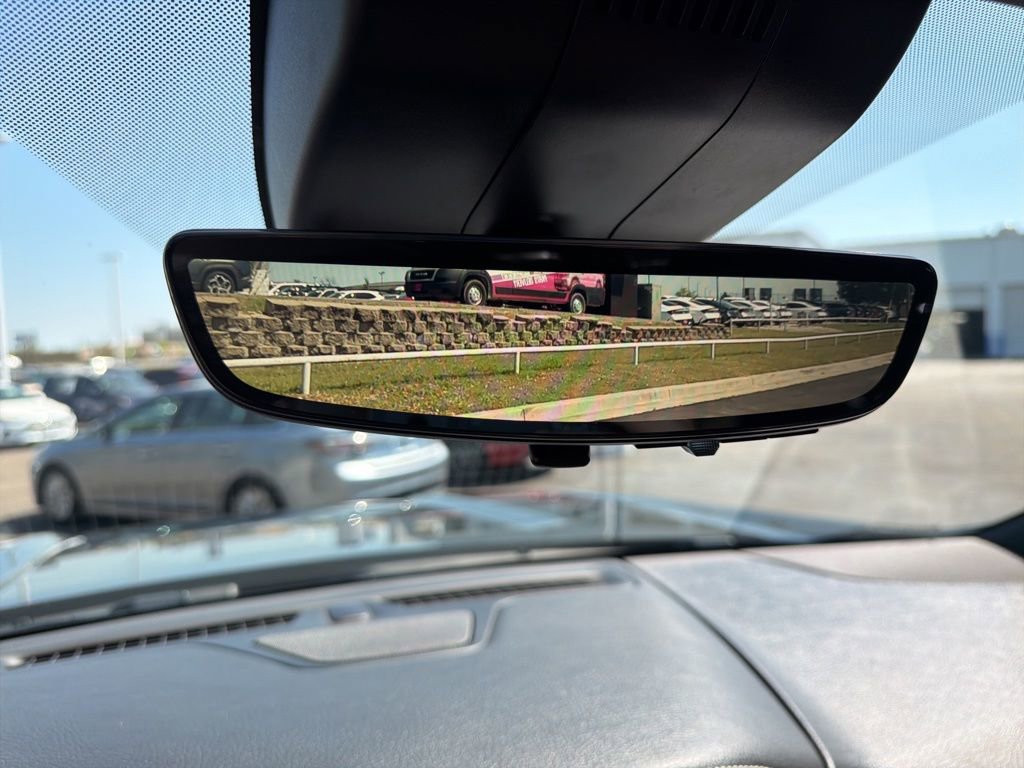 Used 2023 GMC Yukon XL Denali Ultimate image 17