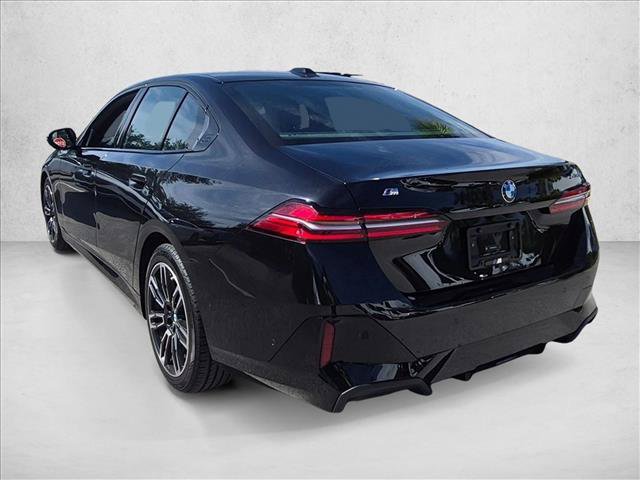 Used 2025 BMW 530i w/ M Sport Package RWD image 6