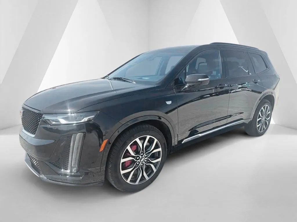 Used 2025 Cadillac XT6 Sport w/ Technology Package image 3
