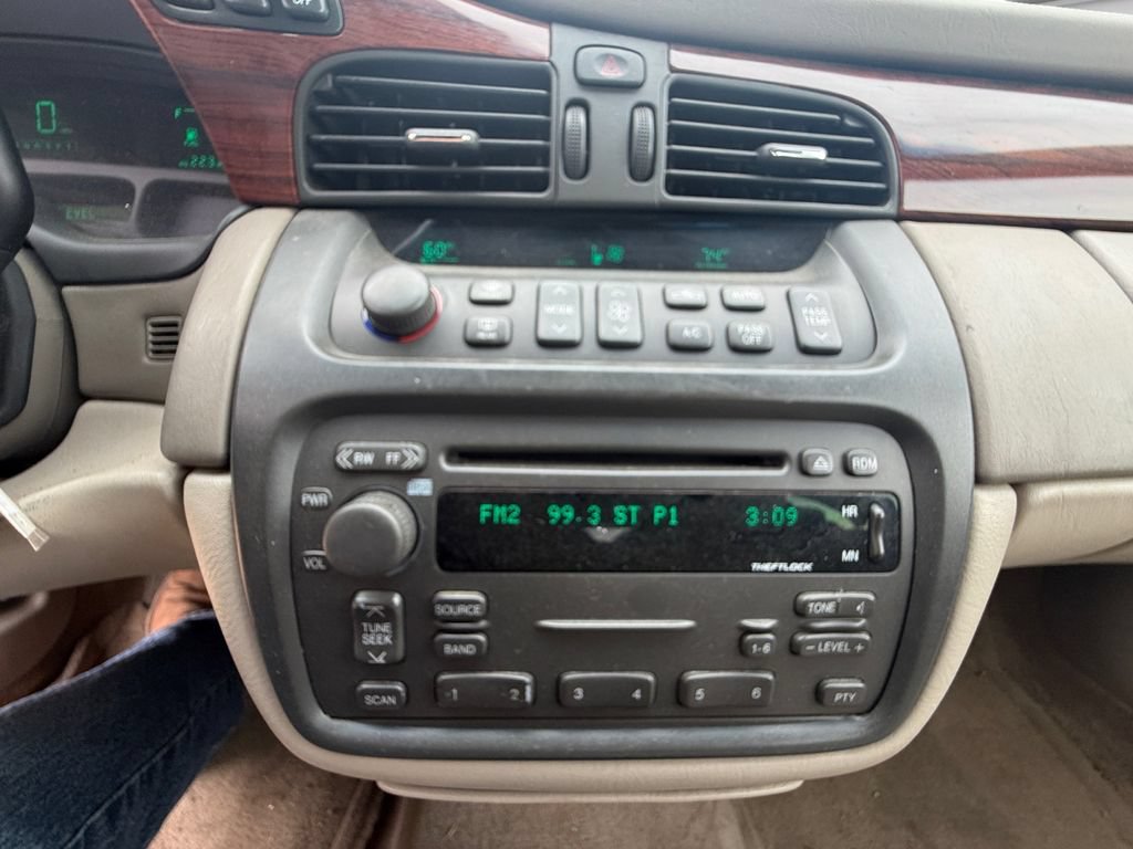 Used 2005 Cadillac De Ville FWD image 23