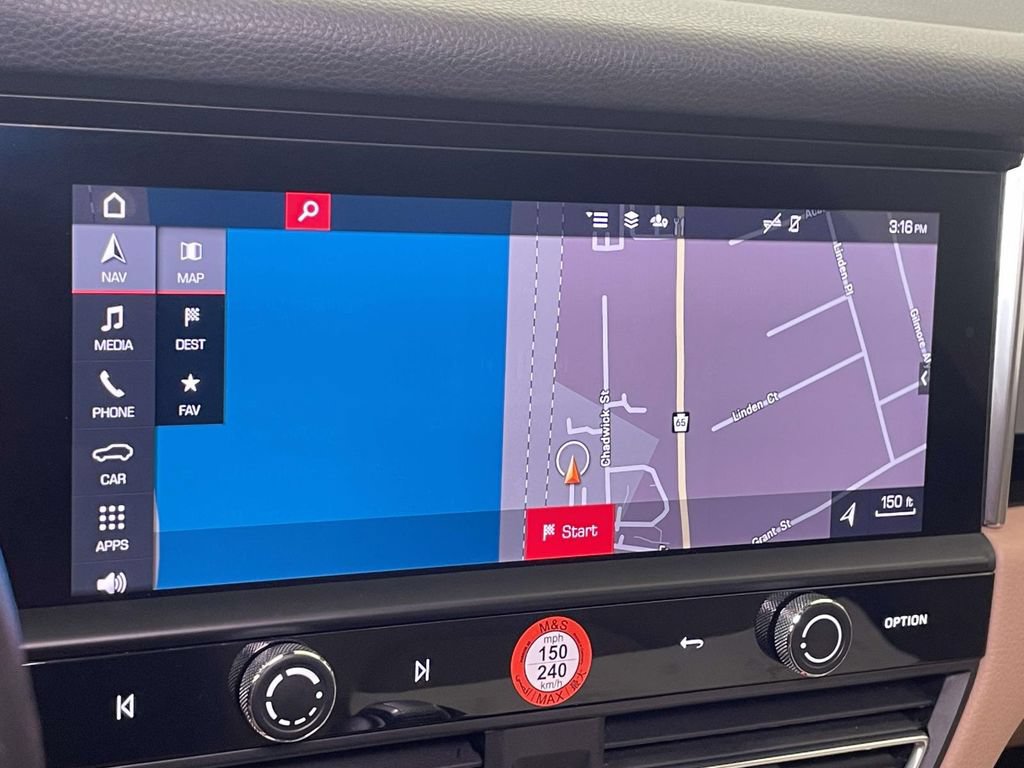 Certified 2023 Porsche Macan AWD/4WD image 29