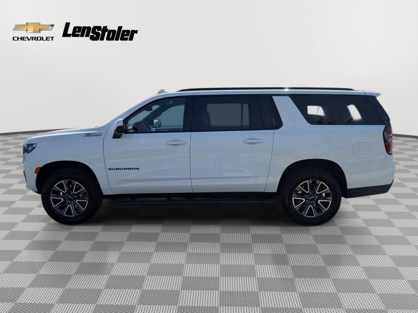 Used 2024 Chevrolet Suburban Z71 AWD/4WD image 2