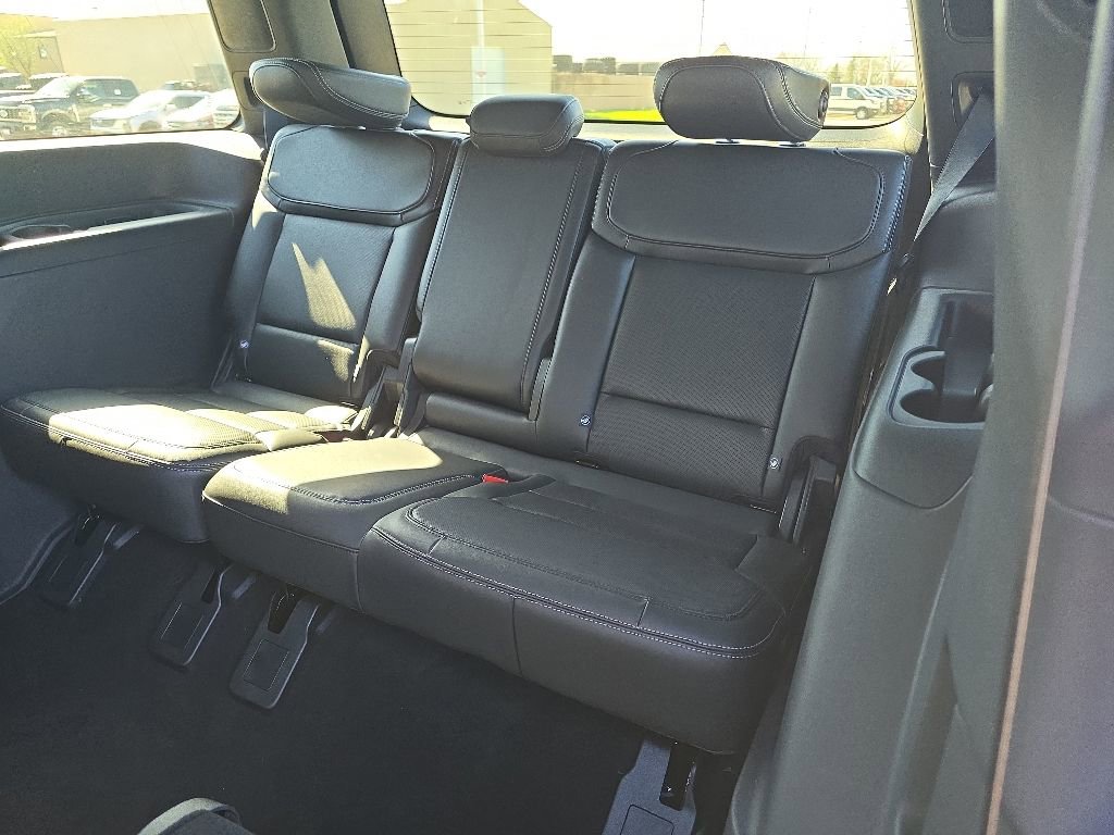 Used 2025 Ford Expedition Platinum w/ Stealth Performance Package AWD/4WD image 18