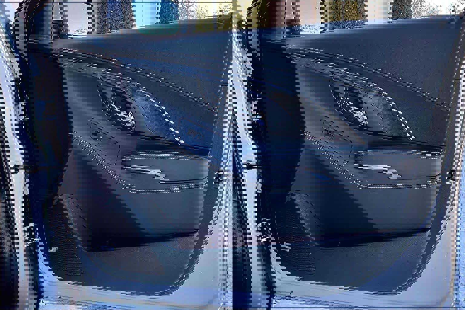 Used 2014 Buick LaCrosse Leather w/ Driver Confidence Package image 23