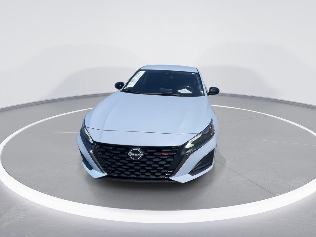 Used 2023 Nissan Altima 2.5 SR image 3