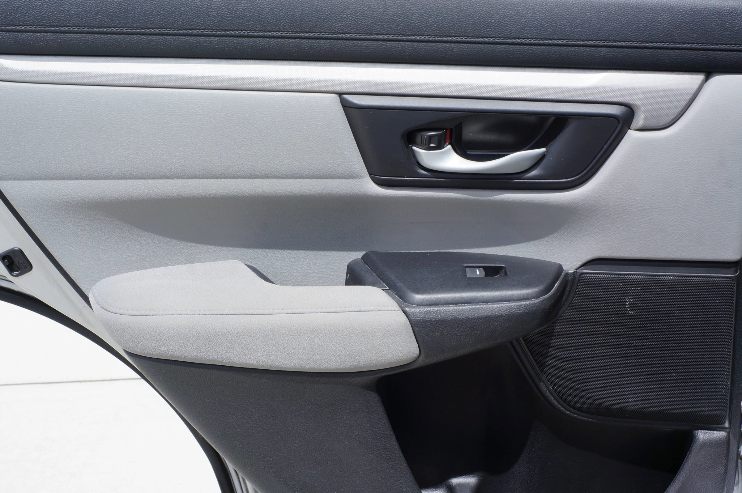 Used 2021 Honda CR-V LX image 28