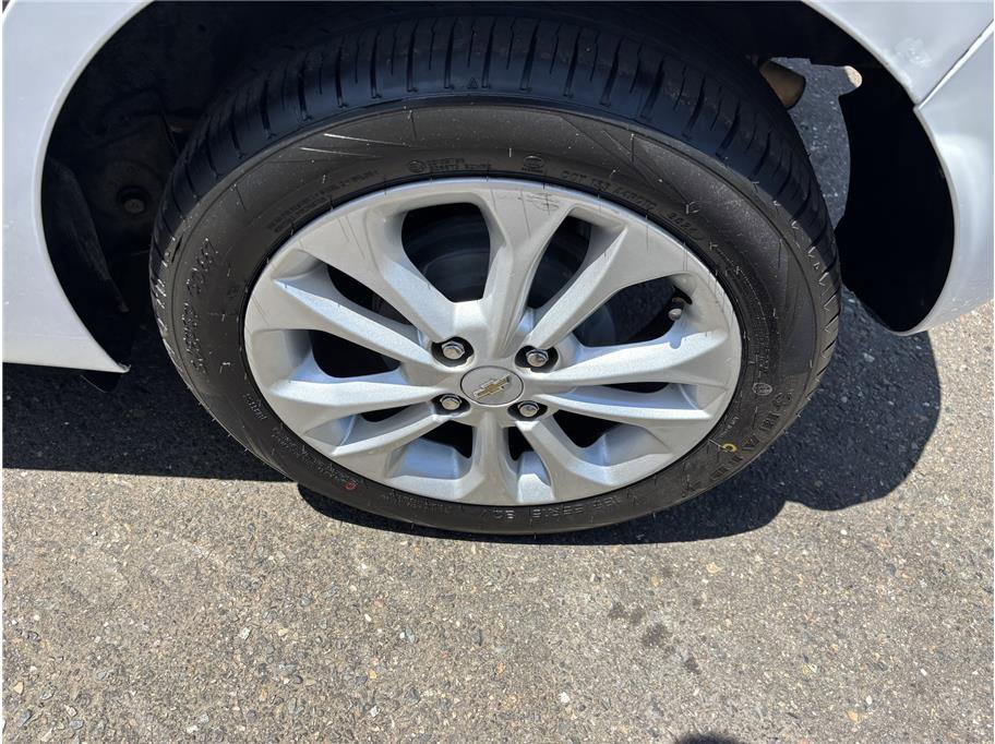 Used 2021 Chevrolet Spark LT image 9