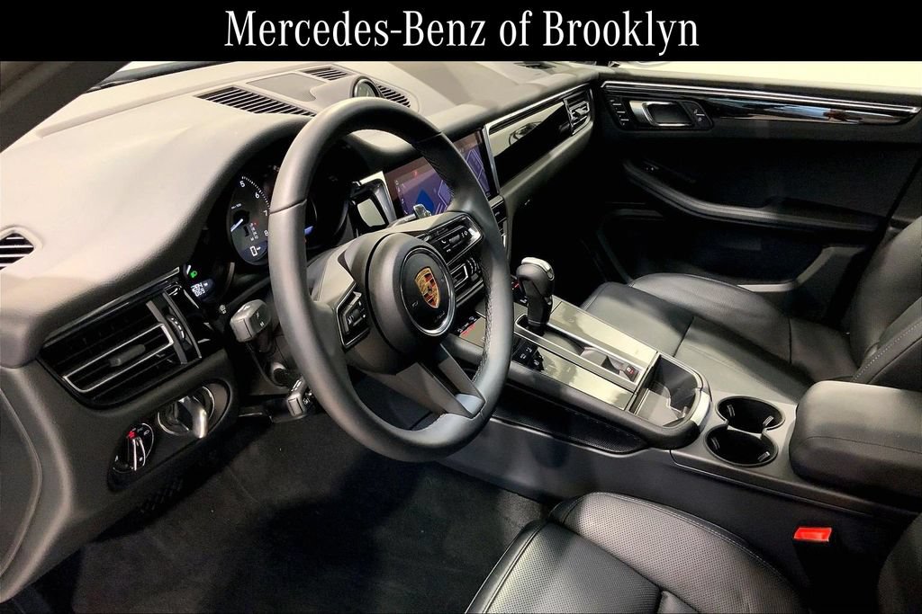 Used 2025 Porsche Macan S AWD/4WD image 17