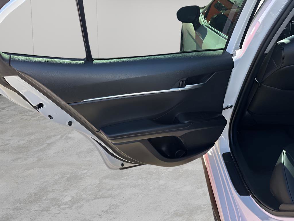 Used 2023 Toyota Camry SE w/ Convenience Package image 17