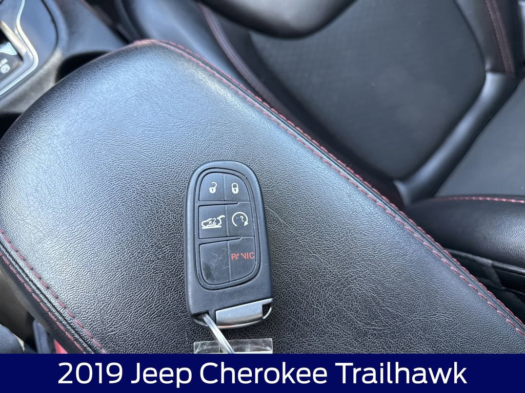 Used 2019 Jeep Cherokee Trailhawk w/ Comfort & Convenience Group image 26
