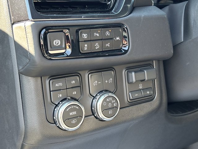 New 2026 GMC Yukon AT4 Ultimate AWD/4WD image 43