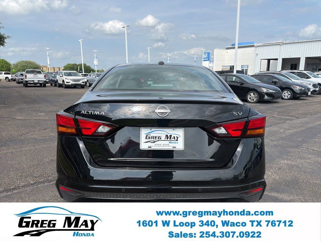 Used 2024 Nissan Altima 2.5 SV image 4