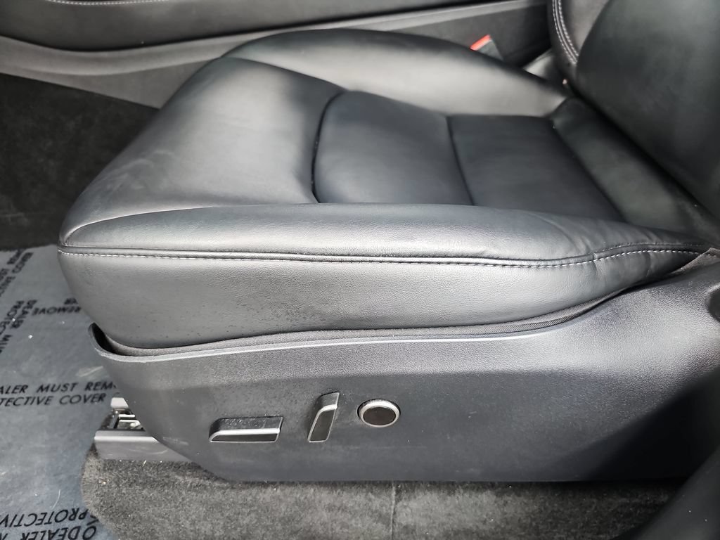 Used 2023 Tesla Model Y Performance AWD/4WD image 18
