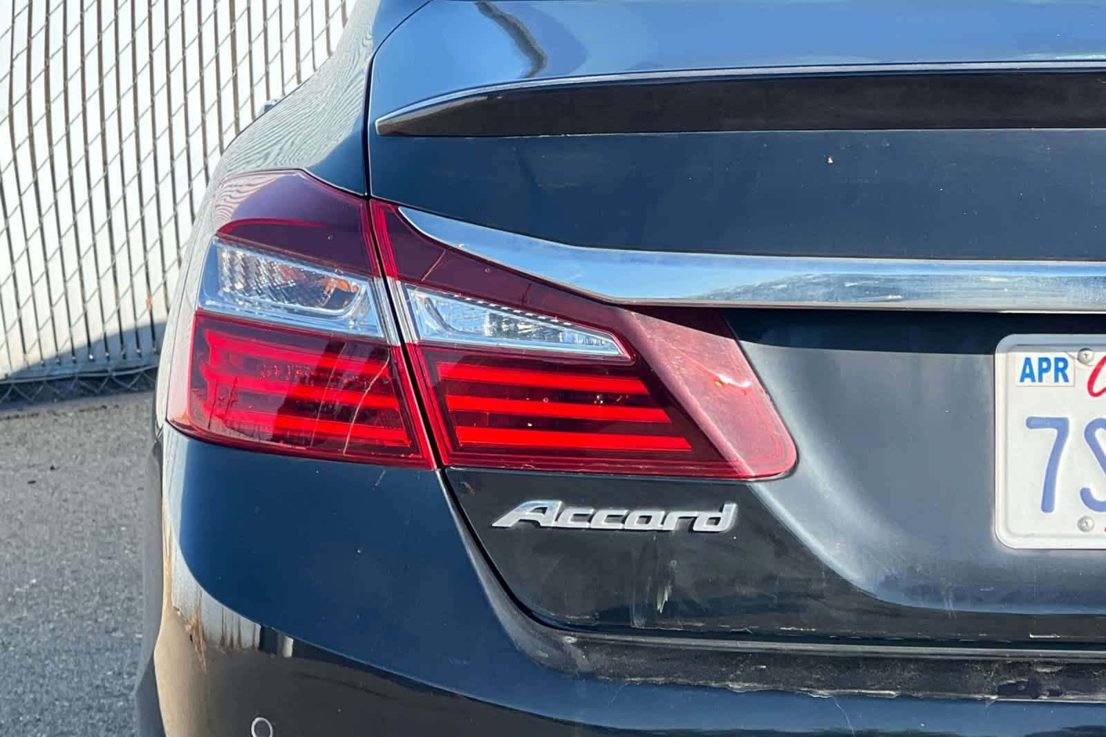 Used 2016 Honda Accord Touring image 23