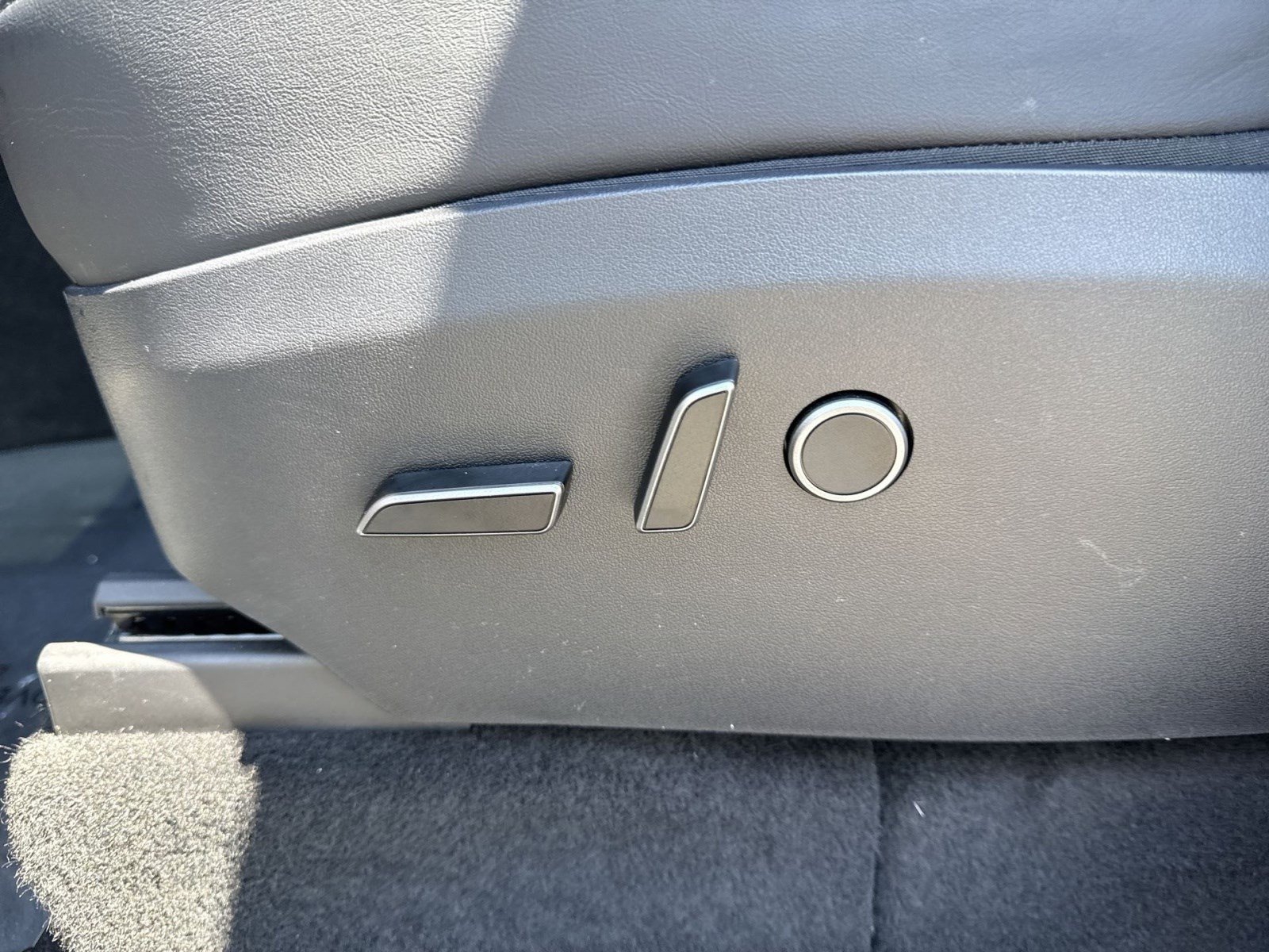 Used 2023 Tesla Model Y Long Range image 13