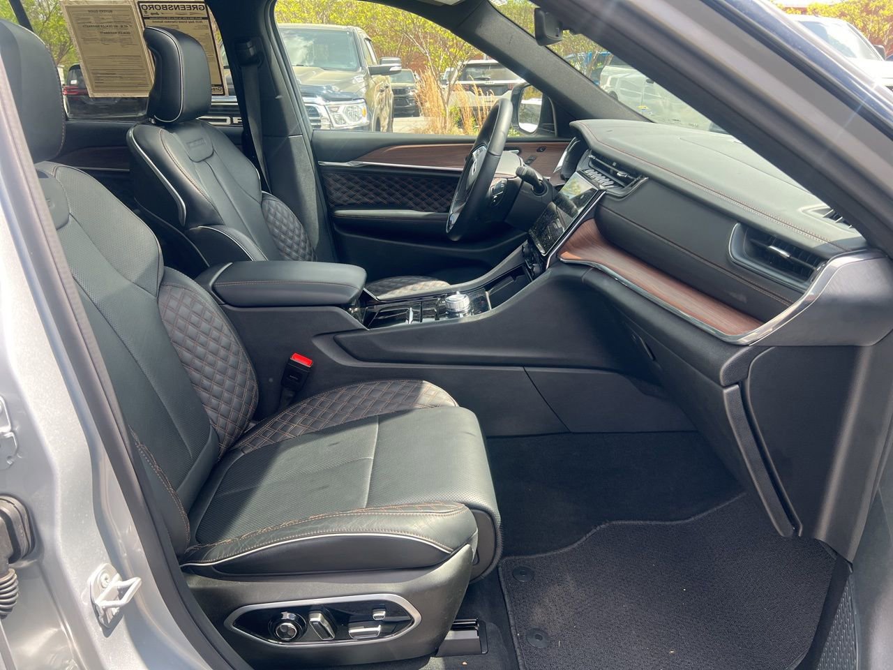 Used 2025 Jeep Grand Cherokee Summit image 22