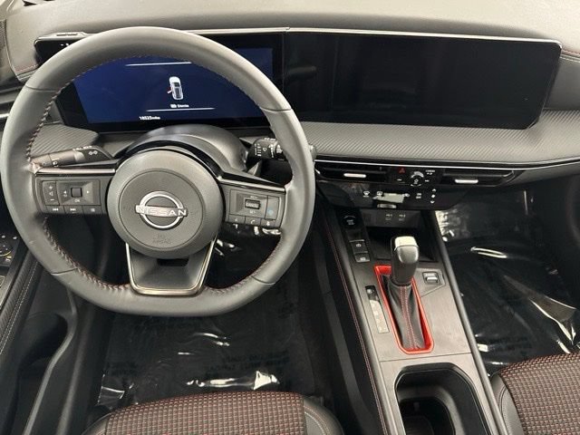 Used 2025 Nissan Kicks SR FWD image 27