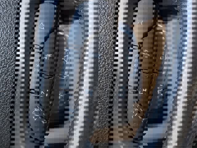 Used 2012 GMC Acadia Denali image 28