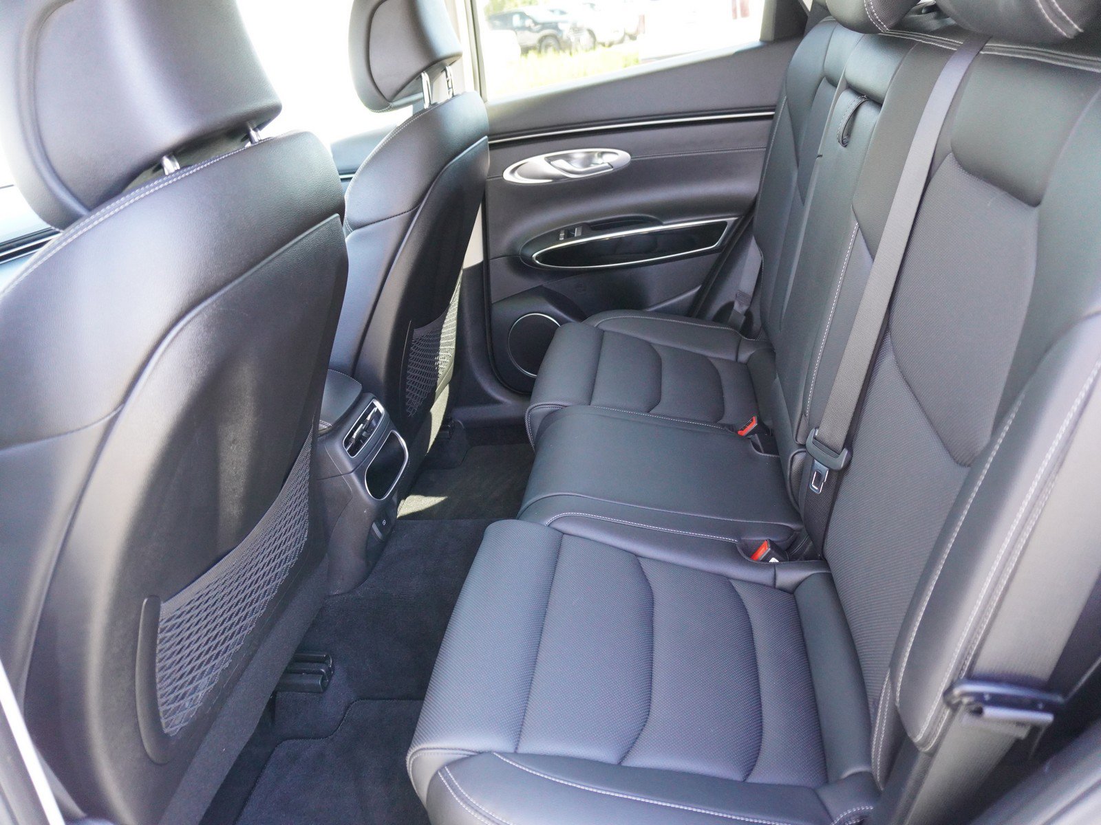 Used 2023 Genesis GV70 2.5T AWD/4WD image 14