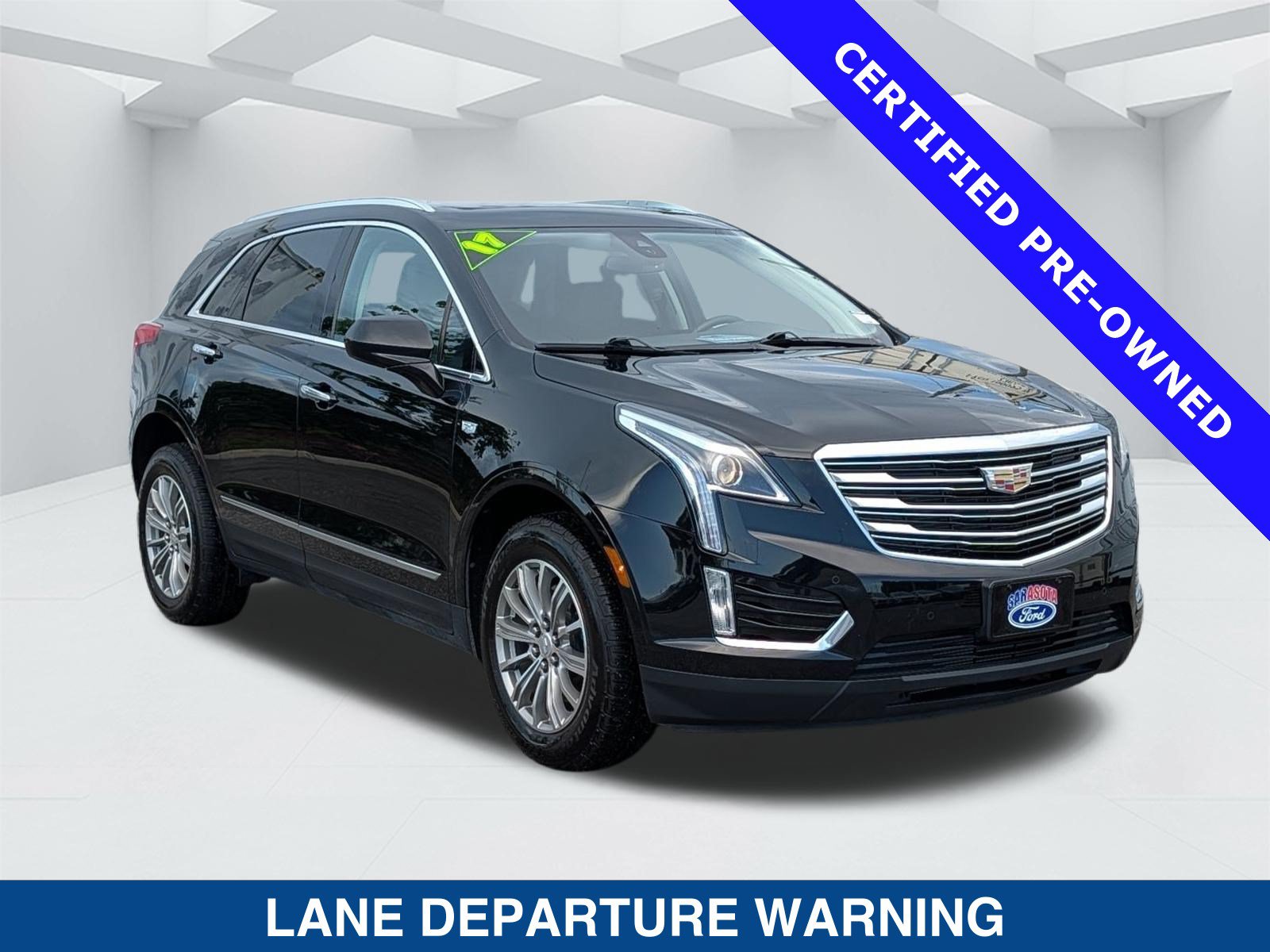 Used 2017 Cadillac XT5 Luxury w/ Driver Awareness Package FWD image 2