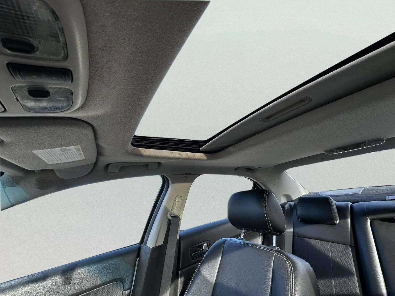 Used 2007 Mercury Milan Premier image 32