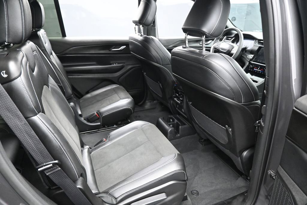 Used 2023 Jeep Grand Cherokee L Laredo AWD/4WD image 37