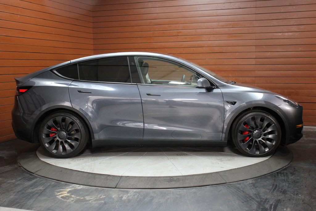 Used 2023 Tesla Model Y Performance AWD/4WD image 37