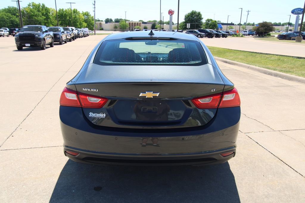 Used 2017 Chevrolet Malibu LT w/ Leather Package FWD image 15