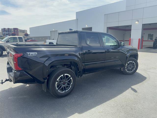 Used 2024 Toyota Tacoma TRD Sport AWD/4WD image 33