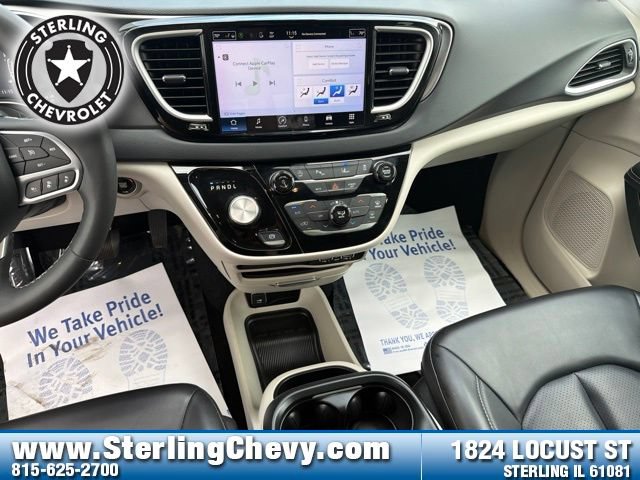 Used 2023 Chrysler Pacifica Touring-L FWD image 20