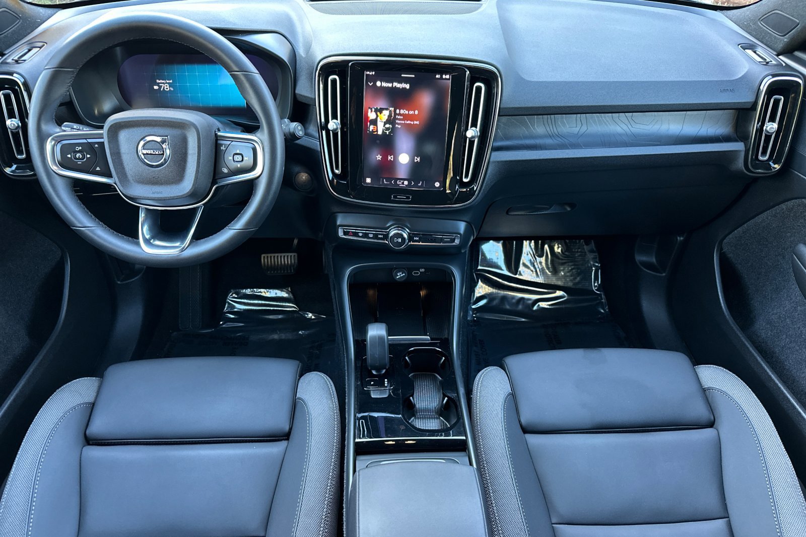 Certified 2023 Volvo XC40 Recharge Core image 15